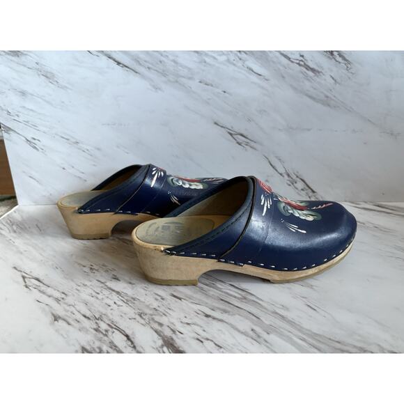 Swedish Dala Hand-painted Wooden Clogs 37 / US 6.5 - Blue Holiday Cabincore Shoe - Picture 6 of 9